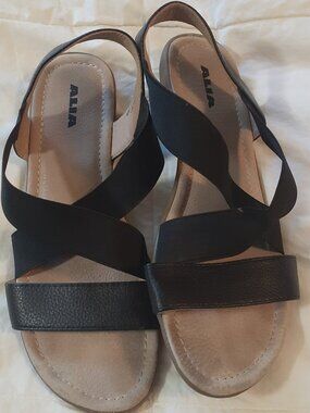 Alia (Nygard) Lightweight Sandals Size 10